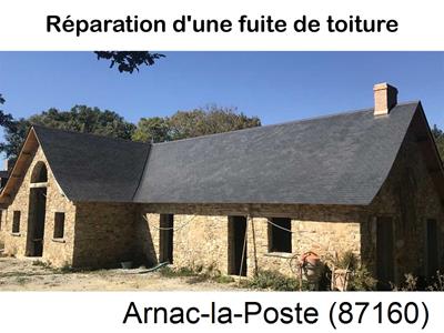 Artisan couvreur à la recherche d'une fuite Arnac-la-Poste-87160